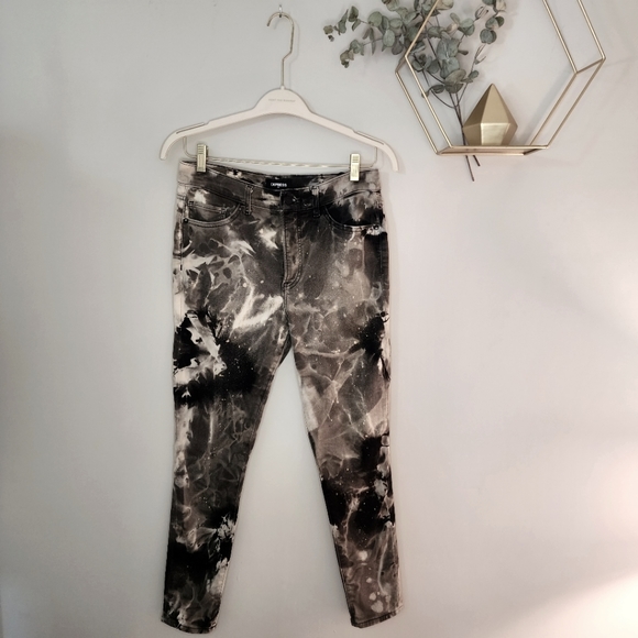 Express Black and Bleach Jeans - Picture 3 of 4